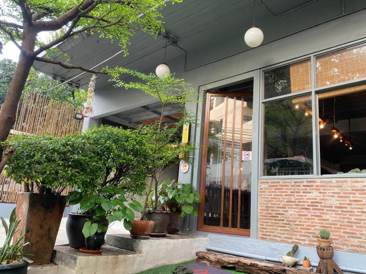 Nesuto Hostel Ramkamhaeng 52 Банкок Екстериор снимка