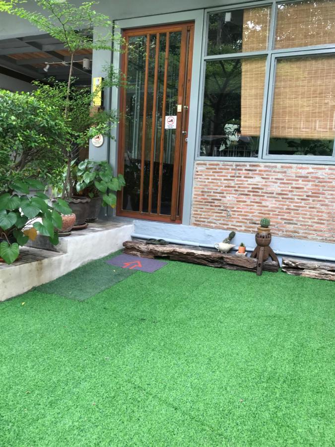 Nesuto Hostel Ramkamhaeng 52 Банкок Екстериор снимка